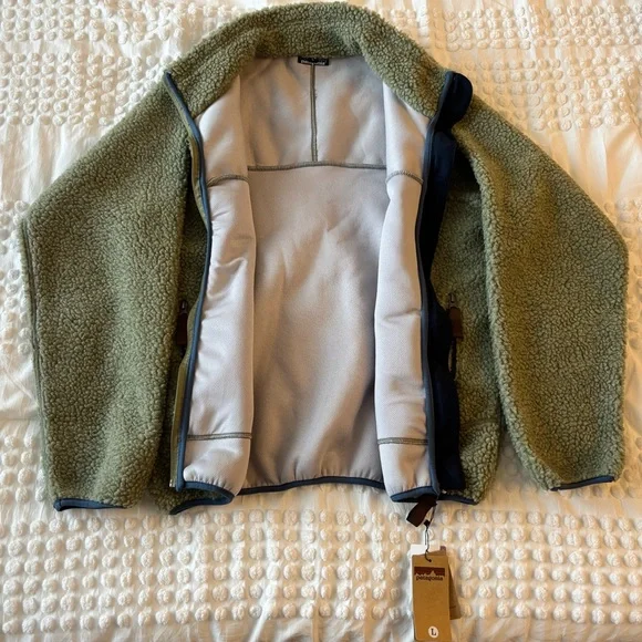 Patagonia Light Olive Green Retro-X Sherpa Fleece with Navy Logo Tag - Picture 3 of 6